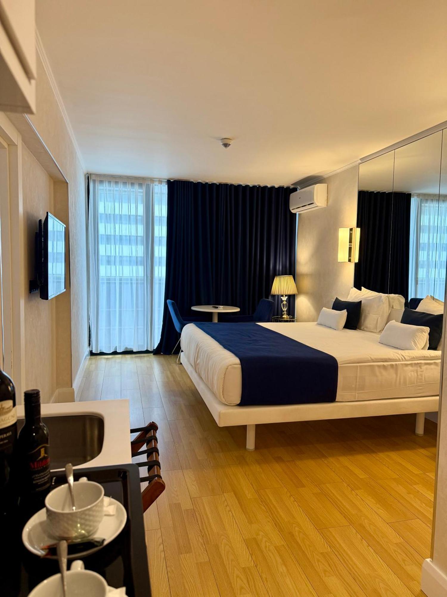 באטומי Seaside Vip Hotel מראה חיצוני תמונה