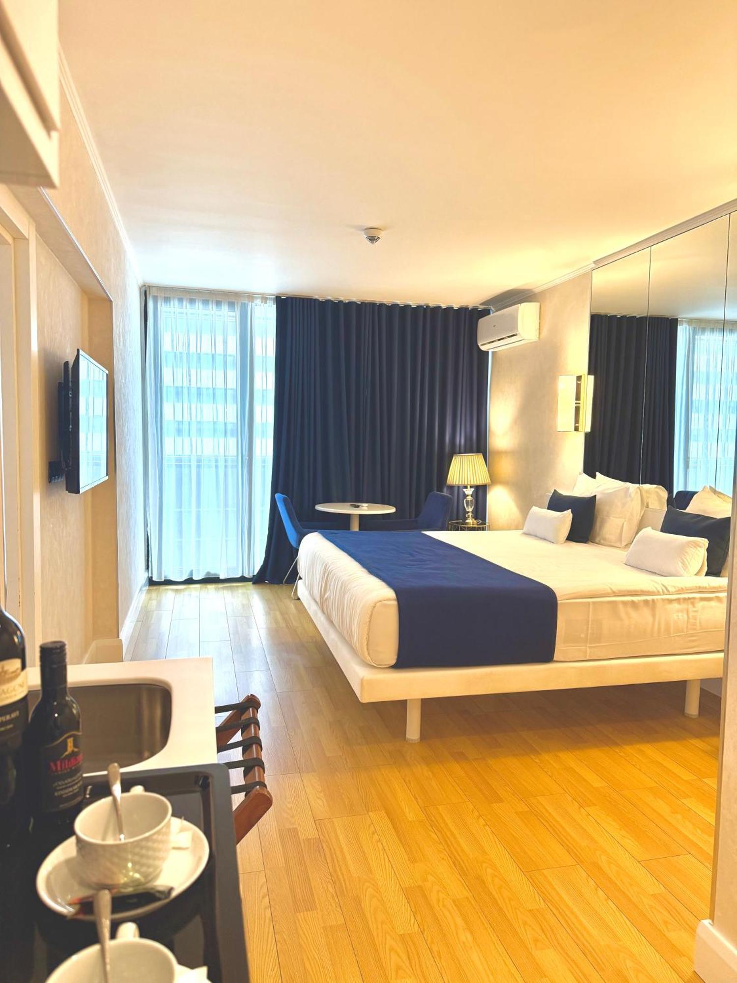 באטומי Seaside Vip Hotel מראה חיצוני תמונה